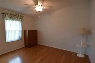 10105 Wellington Ave, Dade City, FL 33525 - Photo 15