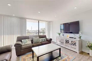 400 Island Way, Clearwater Beach, FL 33767 - Photo 3