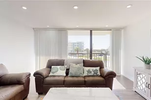 400 Island Way, Clearwater Beach, FL 33767 - Photo 5