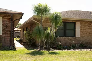 446 Lake Carolyn Cir, Lakeland, FL 33813 - Photo 3