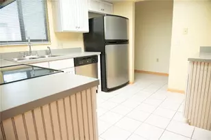 446 Lake Carolyn Cir, Lakeland, FL 33813 - Photo 9