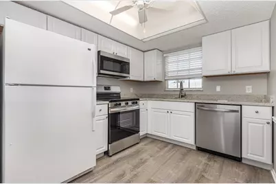 942 Capri Isles Boulevard #207, Venice, FL 34292 - Photo 3