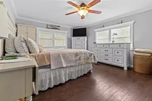 10300 Holiday Ln, Largo, FL 33773 - Photo 23