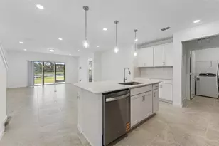 9967 Trellis Vine Wy, Parrish, FL 34219 - Photo 3