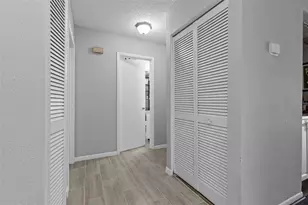 3709 Greenery Ct, Tampa, FL 33618 - Photo 23