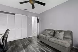 3709 Greenery Ct, Tampa, FL 33618 - Photo 17