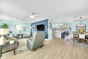 1015 Spindle Palm Way, Apollo Beach, FL 33572 - Photo 15