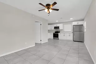 1900 45th St S, Saint Petersburg, FL 33711 - Photo 25