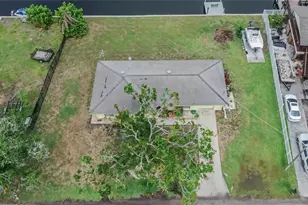 814 Seabreeze Dr, Ruskin, FL 33570 - Photo 57