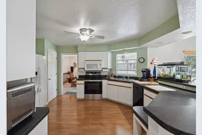 1842 Bayou Grande Boulevard NE, Saint Petersburg, FL 33703 - Photo 11