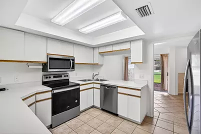 14856 Par Club Circle #14856, Tampa, FL 33618 - Photo 7