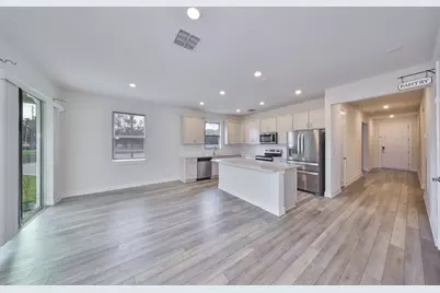 36959 Highland Meadows Court, Zephyrhills, FL 33542 - Photo 17