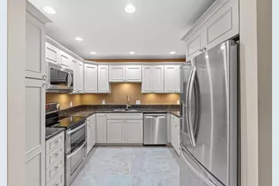 301 2nd Street N #13, Saint Petersburg, FL 33701 - Photo 5