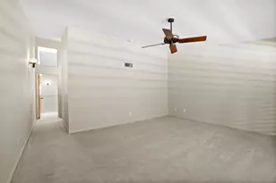 301 2nd St N, Saint Petersburg, FL 33701 - Photo 9