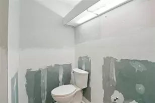 1671 Cape Ann Ave NE, Saint Petersburg, FL 33702 - Photo 23