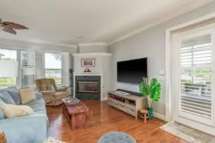 339 Manatee Ln, Tarpon Springs, FL 34689 - Photo 5