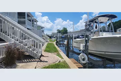 5215 Coquina Key Drive SE #B, Saint Petersburg, FL 33705 - Photo 15