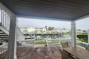 5215 Coquina Key Dr SE, Saint Petersburg, FL 33705 - Photo 17