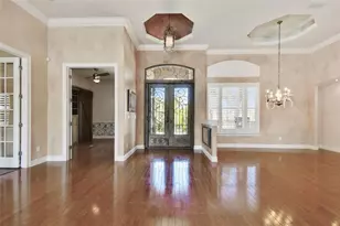 2605 59th St S, Gulfport, FL 33707 - Photo 9