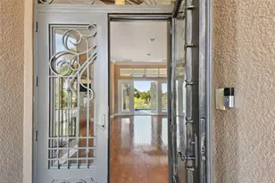 2605 59th St S, Gulfport, FL 33707 - Photo 7