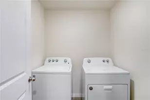 7929 Sail Clover Ln, Zephyrhills, FL 33540 - Photo 9