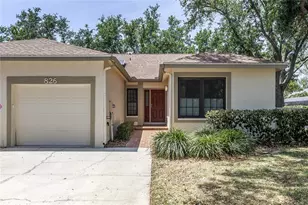 826 Glades Ct NE, Saint Petersburg, FL 33702 - Photo 1