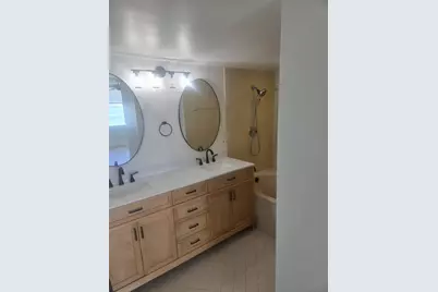 5153 Isla Key Boulevard S #215, Saint Petersburg, FL 33715 - Photo 11
