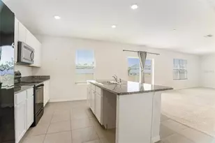 6967 Silverado Ranch Blvd, Zephyrhills, FL 33541 - Photo 9