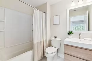 2547 Lexington Oak Dr, Brandon, FL 33511 - Photo 17