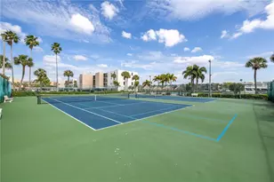 7625 Sun Island Dr S, South Pasadena, FL 33707 - Photo 13