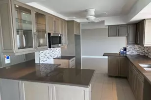 11055 7th St E, Treasure Island, FL 33706 - Photo 7