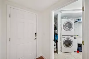 1200 Country Club Dr, Largo, FL 33771 - Photo 31