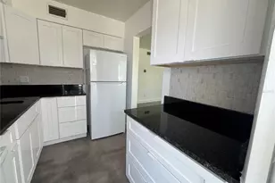 11225 1st St E, Treasure Island, FL 33706 - Photo 37