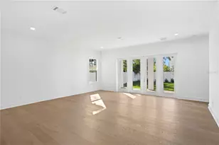 2805 W Wallace Ave, Tampa, FL 33611 - Photo 11
