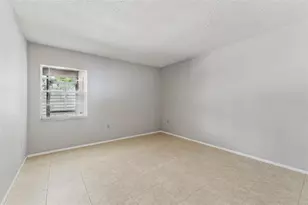 2640 Woodgate Ln, Sarasota, FL 34231 - Photo 13