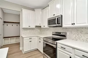 28516 Tranquil Lake Cir, Wesley Chapel, FL 33543 - Photo 7