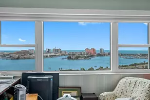 31 Island Way, Clearwater Beach, FL 33767 - Photo 27