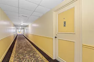 31 Island Way, Clearwater Beach, FL 33767 - Photo 11