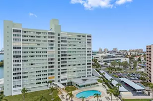 31 Island Way, Clearwater Beach, FL 33767 - Photo 3