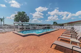 10359 S Lake Dr, Largo, FL 33773 - Photo 31