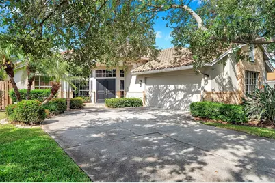 980 Live Oak Avenue NE, Saint Petersburg, FL 33703 - Photo 1