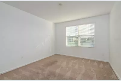 34847 Daisy Meadow Loop, Zephyrhills, FL 33541 - Photo 23