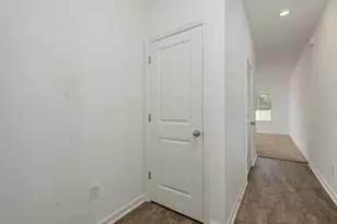 34847 Daisy Meadow Loop, Zephyrhills, FL 33541 - Photo 3