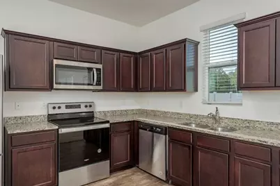 34847 Daisy Meadow Loop, Zephyrhills, FL 33541 - Photo 11