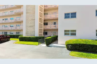5623 80th Street N #202, Saint Petersburg, FL 33709 - Photo 5