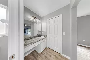 2675 Cherokee St, North Port, FL 34286 - Photo 11