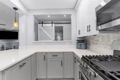 5421 Gay Street, Weeki Wachee, FL 34607 - Photo 19