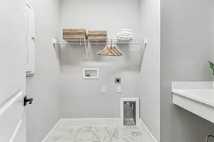 7236 Sutton Ln, Sarasota, FL 34240 - Photo 39