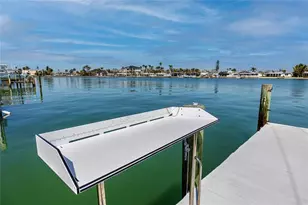 11215 3rd St E, Treasure Island, FL 33706 - Photo 31