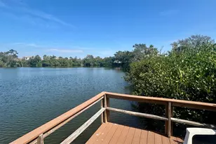 4570 Overlook Dr NE, Saint Petersburg, FL 33703 - Photo 21